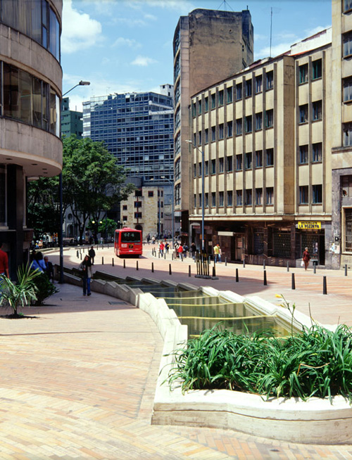 lugares em Bogotá: Ambiental da Avenida Jiménez