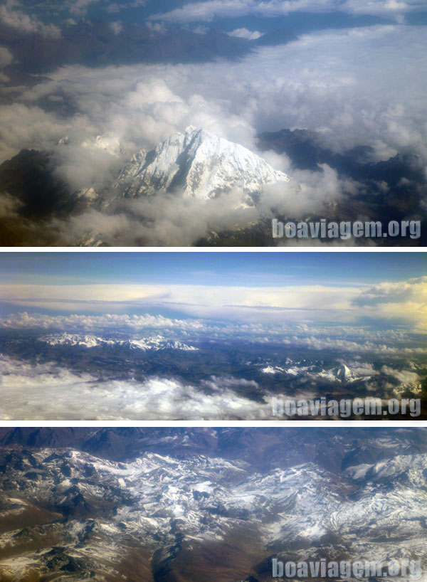 Montanhas nevadas na Cordilheira dos Andes - Peru