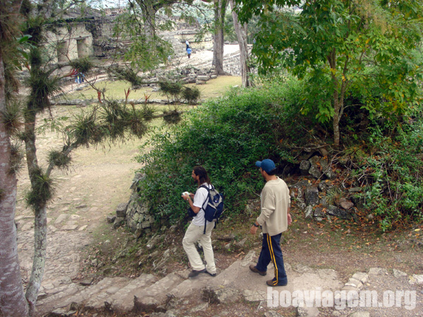 Caminhando pelas Ruínas de Copán