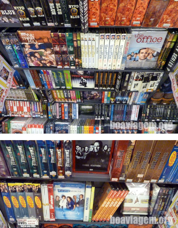 Prateleiras da Book-Off: dvds com seriados americanos