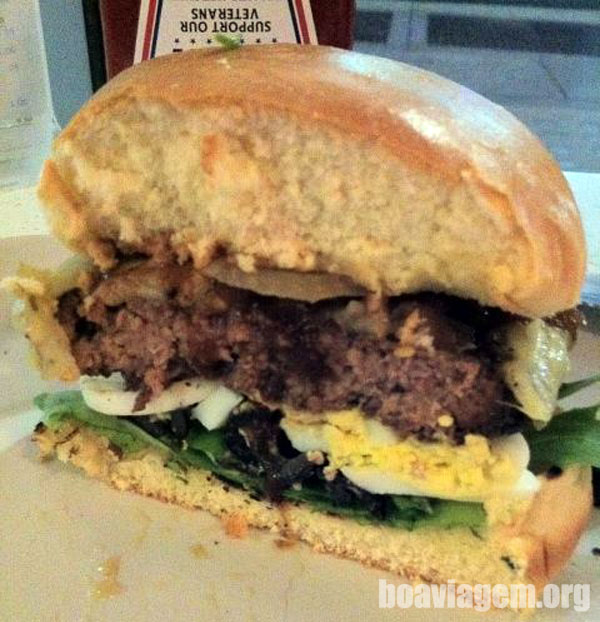 Mega Burguer no The Counter - Times Square