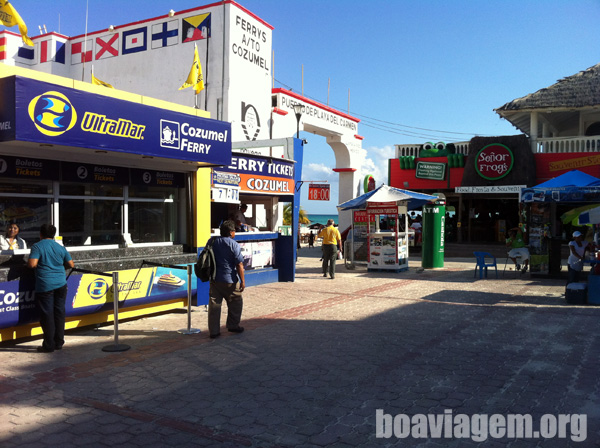 Lojinhas dos ferrys no Porto de Playa del Carmen