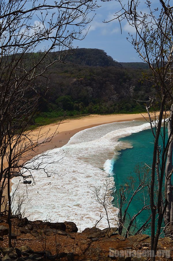 Paisagem impressionante! Essa é a praia mais linda do nosso Brasil