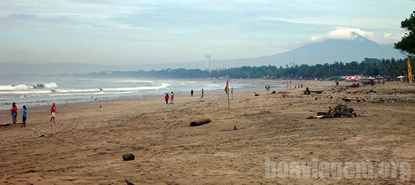 Praia em Kuta - Ilha de Bali - Indonésia