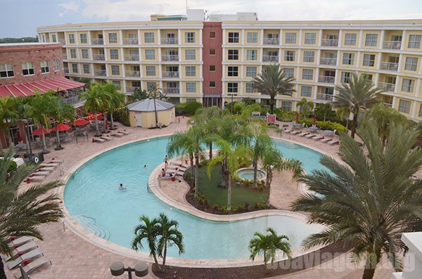 A bela vista da piscina em 360 graus do Hotel Meliã Celebration