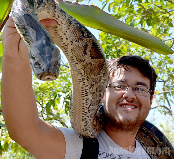 Animal de estimação dos nativos no Delta do Rio Mekong