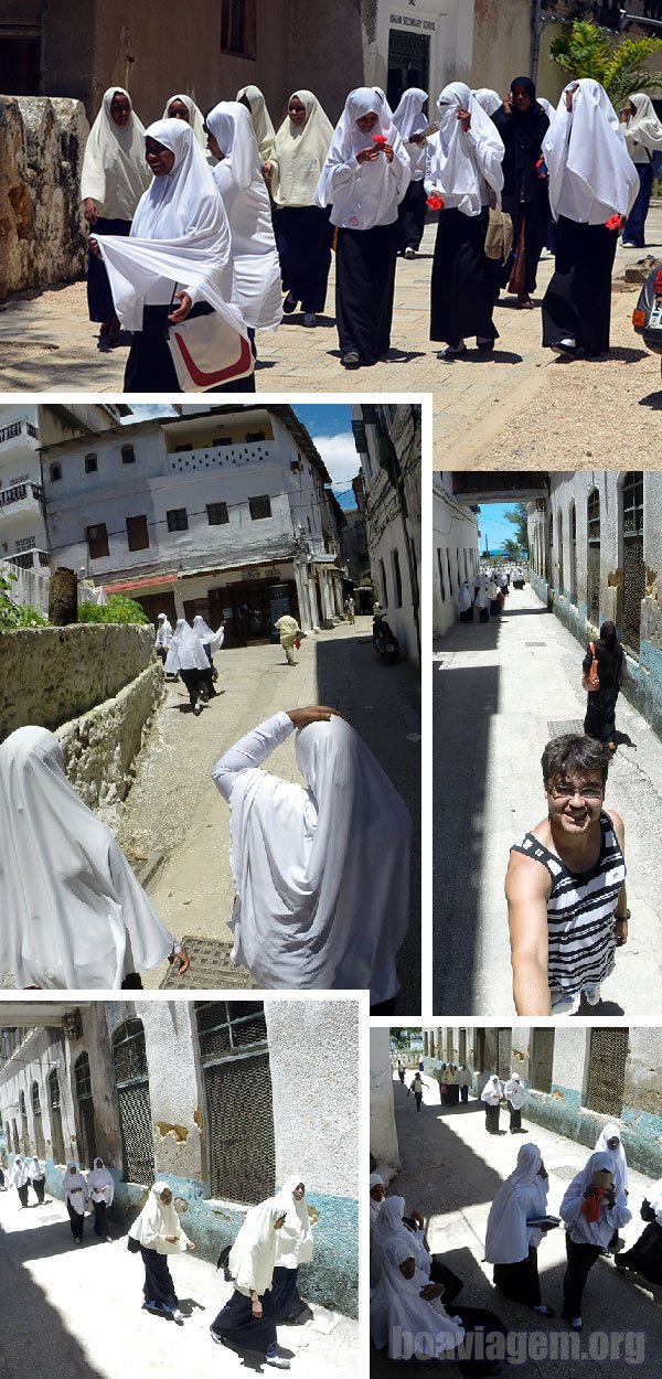 Meninas mulçumanas em seu caminho para a escola