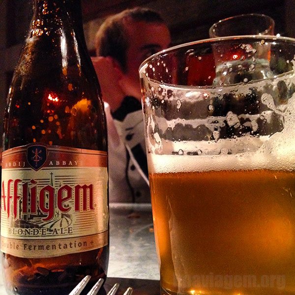 Pra começar os trabalhos, a cerveja belga Affligem