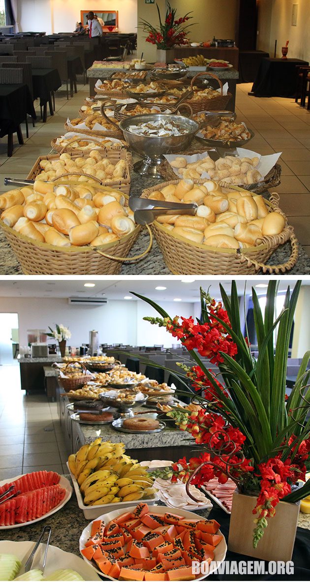 Farto café da manhã no Resort All Inclusive em Caldas Novas