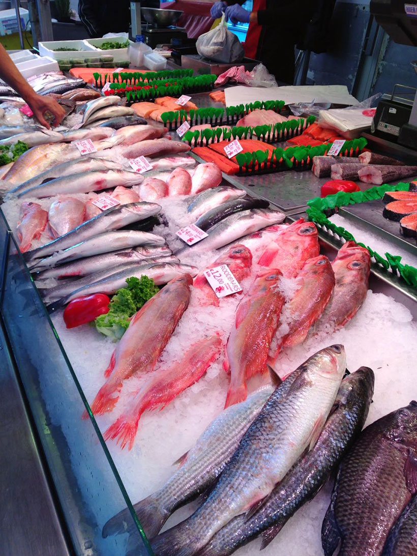 Filés, peixes inteiros e frutos do mar