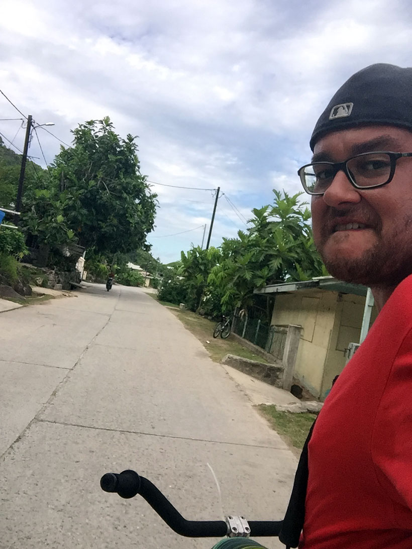 Pedalando em Maupiti