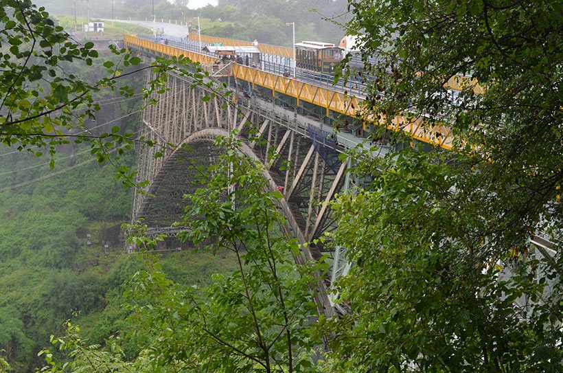 Ponte centenária que liga a Zâmbia ao Zimbabue