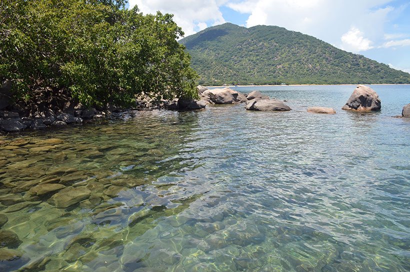 Ilha no meio do Lago Malawi