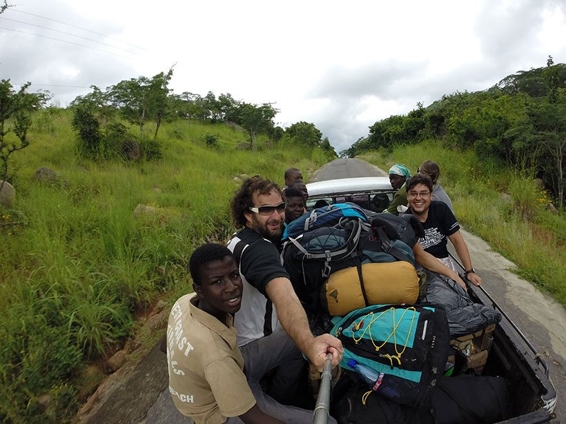 Método de deslocamento entre Cape Maclear e Monkey Bay no Malawi