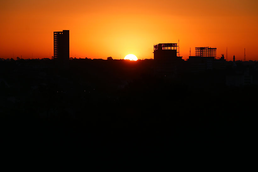  Pôr do sol na fronteira entre Brasil e Paraguai