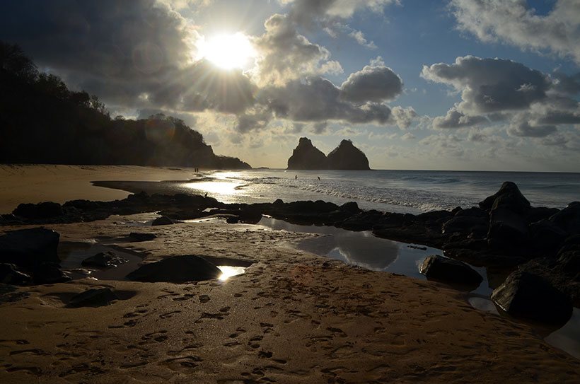 Cacimba do Padre, a praia dos surfistas em Fernando de Noronha