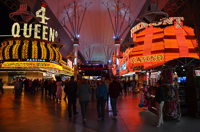 Cassinos e atrações interessantes na Freemont Street em Las Vegas