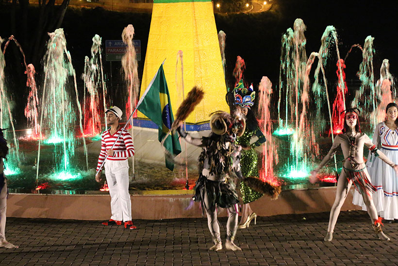 Festival de danças regionais em Foz do Iguaçu