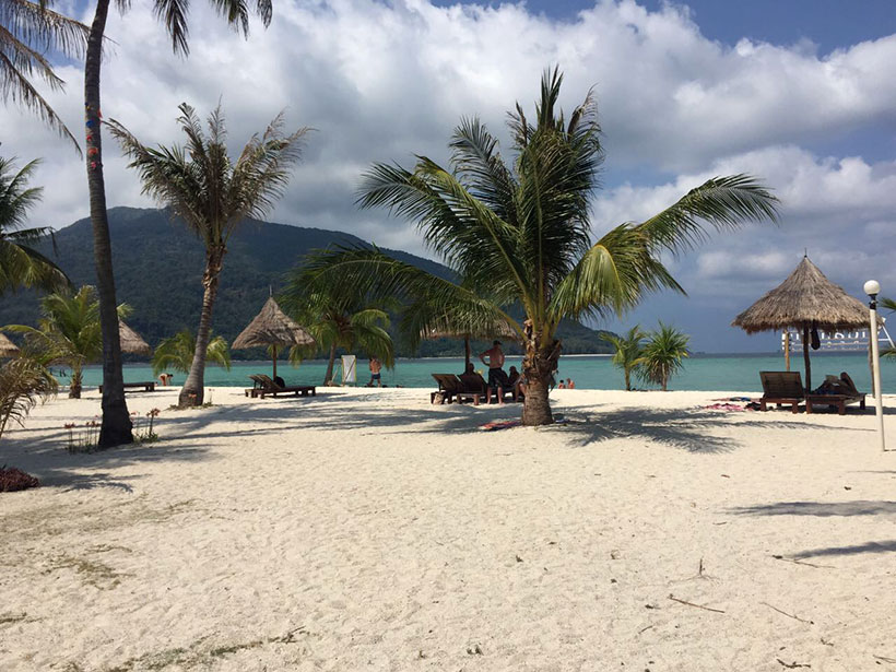 Visual na praia em um resort de Koh Lipe