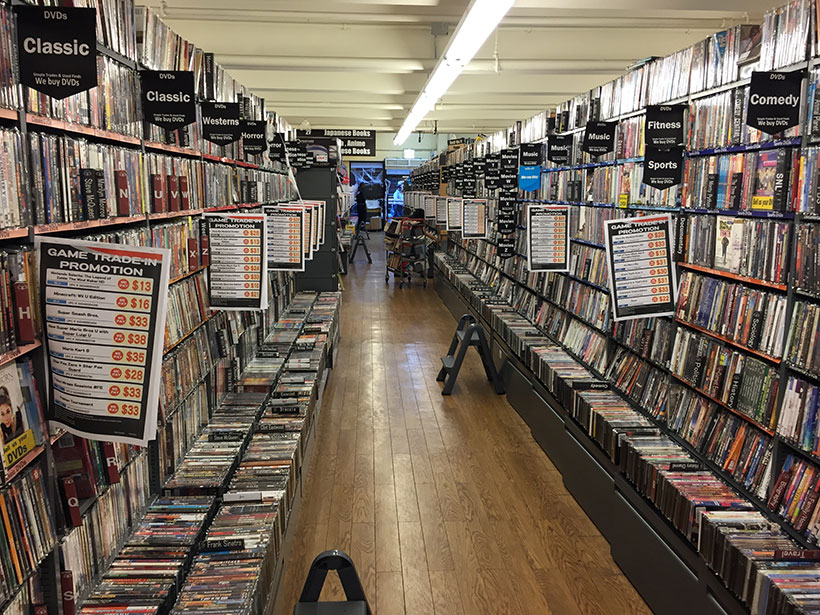 Comprar vídeo game usado em Nova York - Dvds de seriados com temporadas completas na Book Off