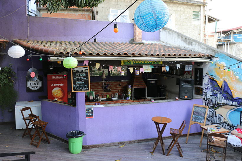 Taverna, o bar do Hostel Pura Vida