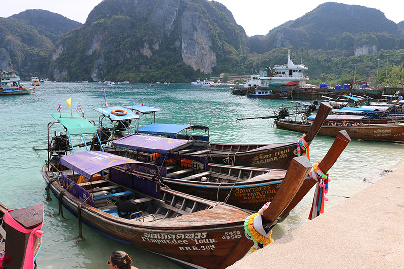 Barcos Long Tail em Maya Bay Koh Phi Phi Don