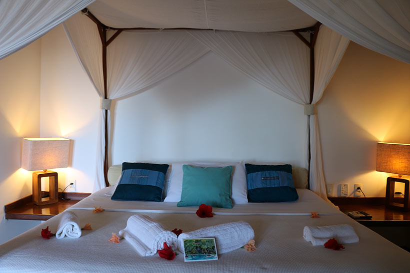 Uma das camas dos aposentos da Paua Boutique Hotel, na Praia da Pipa