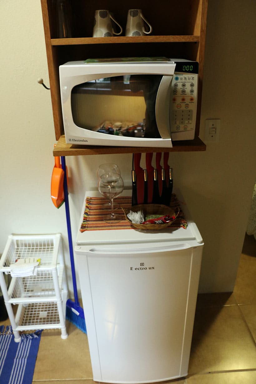Frigobar e Microondas na pousada