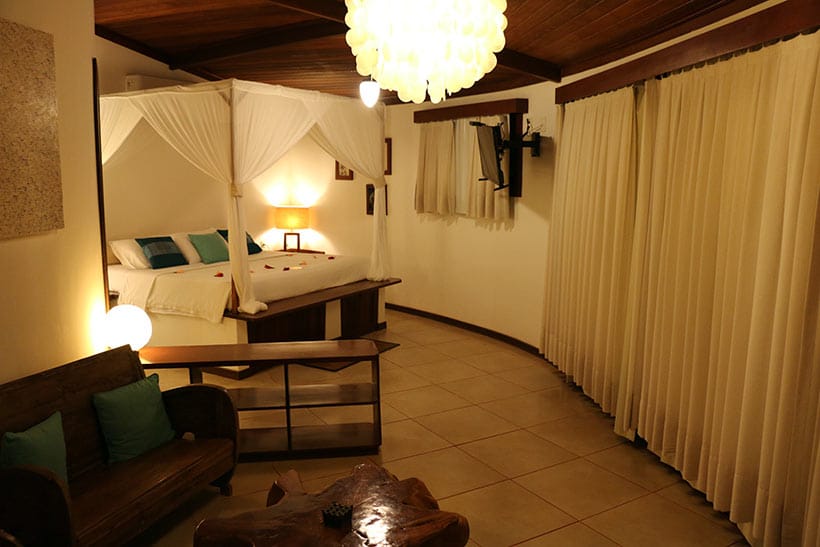 Visual do quarto ao cair da noite no nordeste do Brasil