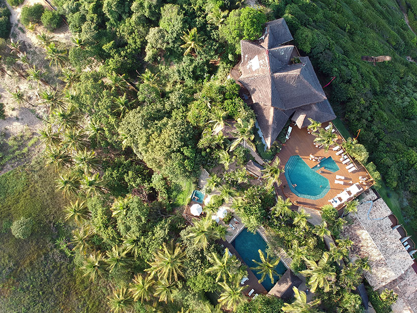 Vista aérea do Hotel Sombra e Água Fresca, na Praia da Pipa - RN