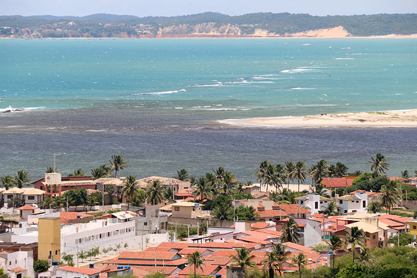 Barra do Cunhaú, no Rio Grande do Norte, onde rio encontra o mar