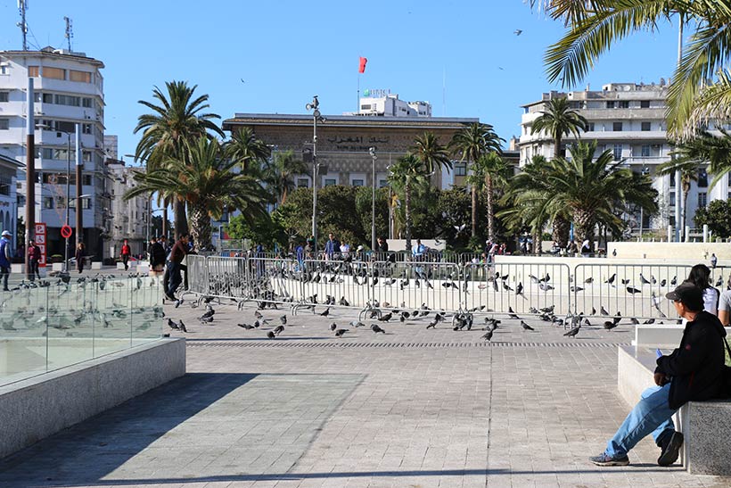 Praça no Centro de Casablanca, no Marrocos