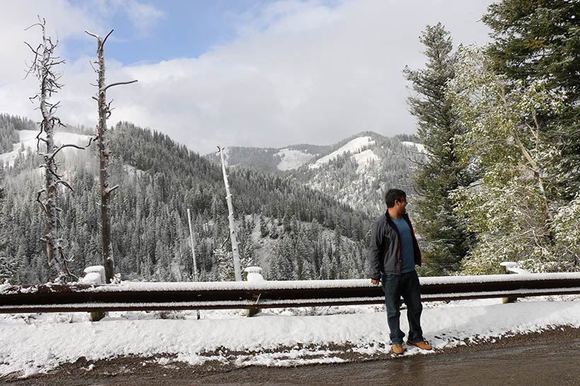 Em uma parada na fronteira d Idaho com Wyoming