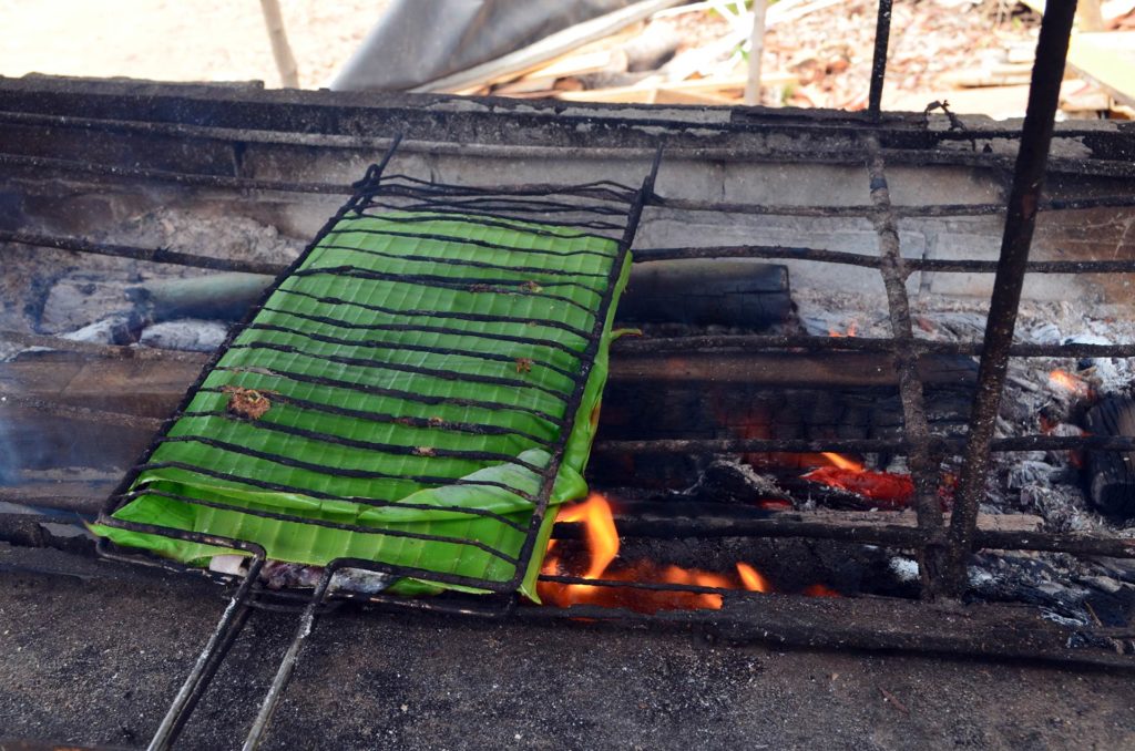 o que comer em Noronha