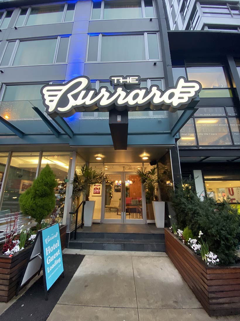 Fachada do The Burrard em Vancouver