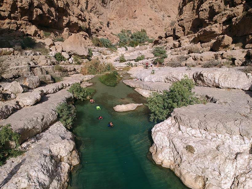 Os wadis no Omã são repletos de piscinas naturais