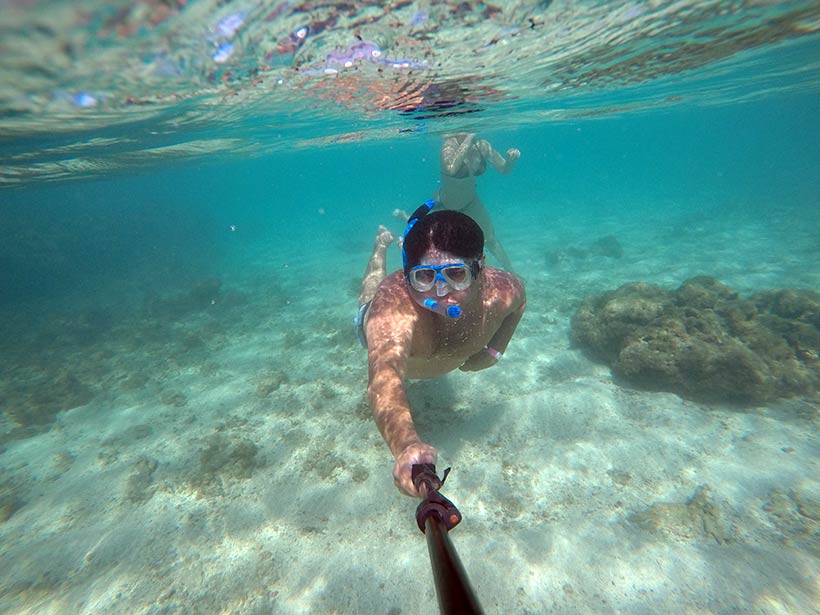 Águas cristalinas nas piscinas naturais de Maragogi