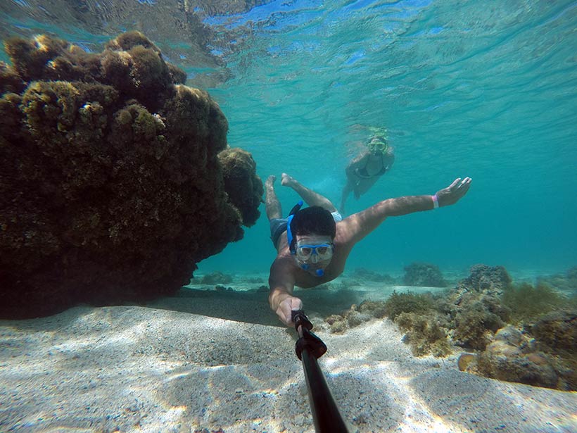 Diversão nas piscinas naturais de Maragogi