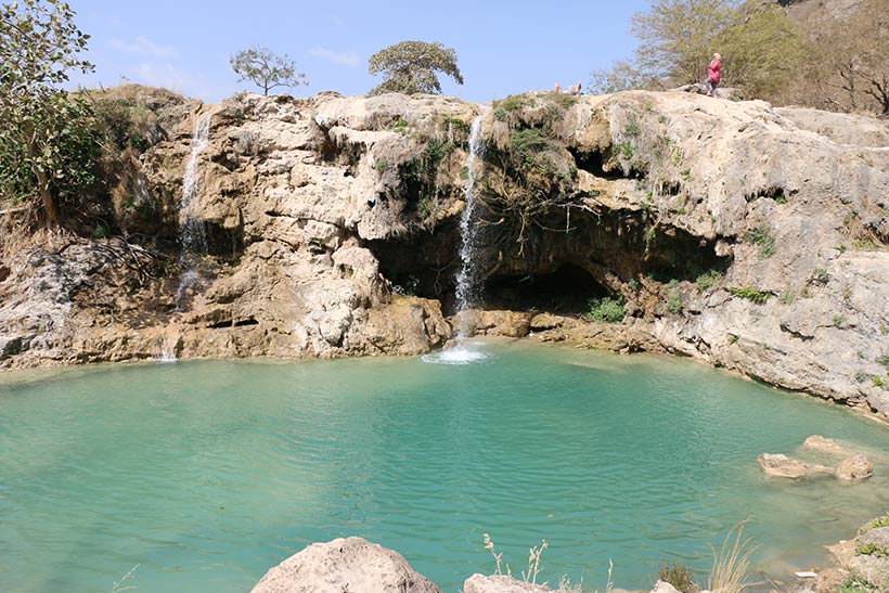 Cachoeirinha com piscina natural