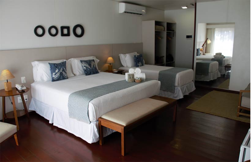 Interior de uma pousada em Noronha