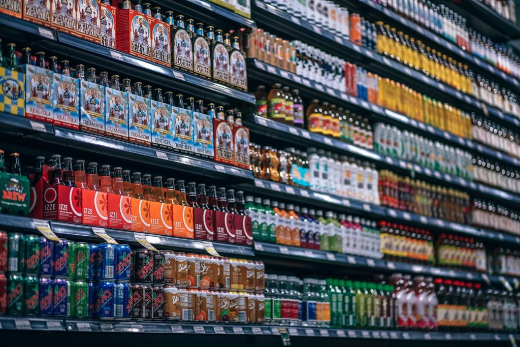 até que horas fica aberto o supermercado