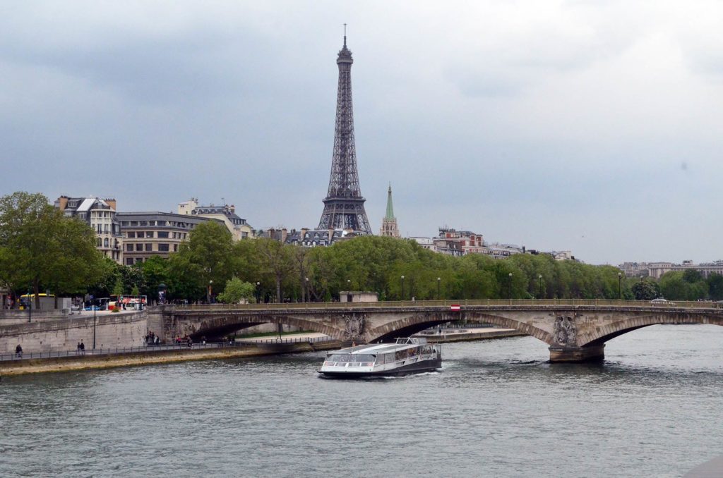 quanto custa uma viagem para paris