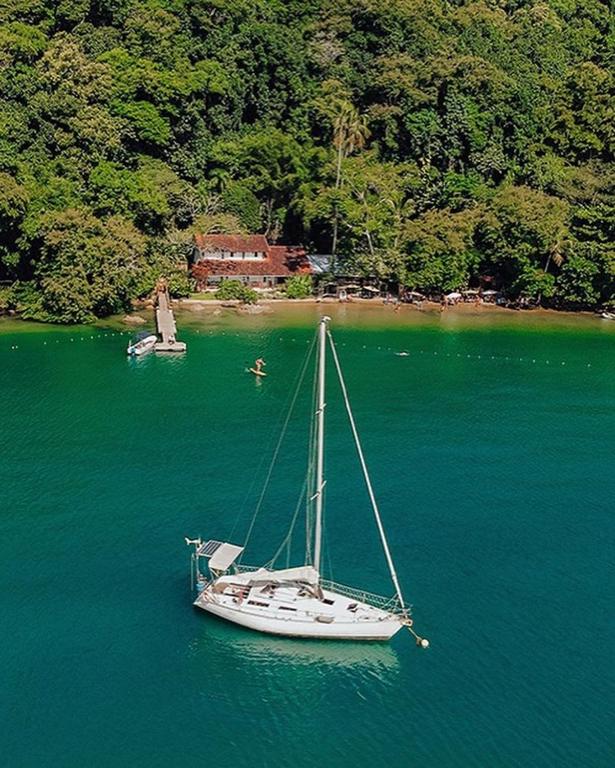 Hospedaje a Bordo y Paseos en Velero Ilha Grande